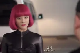 美女抓住岳云鹏的缺点，疯狂踢裆，看着都疼视频封面