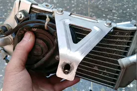摩托车水冷散热器的工作原理和注意事项视频封面