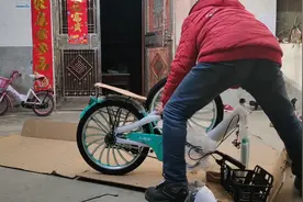 在网上买了一辆凤凰自行车，自己动手安装，车子质量不错！视频封面