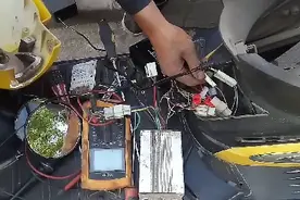 老款电动车启动只啃动，用脚蹬一下才能走动，问题最终出在控制器视频封面