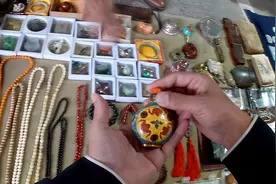 一个掐丝珐琅镶金丝的小玩意卖9000元！工艺真讲究！视频封面