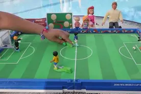 足球比赛中的香蕉小子视频封面