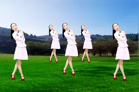 抒情广场舞《做个女人不容易》唱出天下女人心声，请好好爱惜自己视频封面