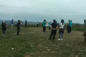 山村大哥为什么称呼张家口草原天路，是他们的一条致富路视频封面