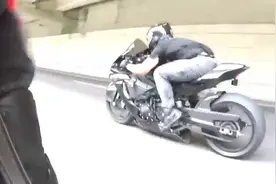 雅马哈R1 川崎H2 和 宝马S1000RR差距有多大？这一刻终于知道了！