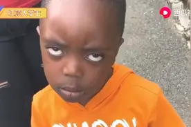 非洲黑蛋终于见到了中国爸爸，他妈妈收到了华为手机礼物很开心视频封面