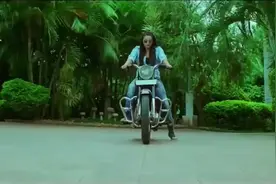 印度神剧，壮实女警暴揍一大帮罪恶男视频封面