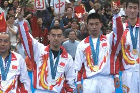 2000年悉尼奥运会乒乓球男双决赛：王励勤/闫辉vs孔令辉刘国梁！视频封面