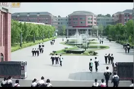 《时光与你都很甜》主题曲MV:吕小雨孙泽源唱响校园青春进行曲视频封面