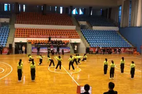 见过空姐跳舞吗？16位飞院空乘小姐姐的热舞视频，赶快来看看。