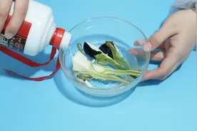 把茄子头放进白酒里泡一泡，解决很多人的牙疼问题，知道的都说好