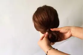 几款随手扎的发型，出门前一分钟编发也来得及，日常自然款