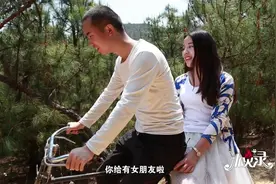 差不多绝迹的老永久单车，帮农村小伙收获了一段爱情。视频封面