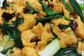 震倒楼教你小葱炒鸡蛋的家常做法，蛋嫩葱香、做法简单，快来看看