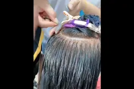 女孩接长头发花了1万八千块钱，朋友们看值不值！视频封面