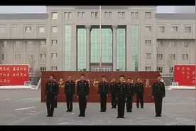 兵哥哥大跳神曲《C哩C哩》，魔性了，根本停不下来！视频封面