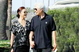 曾主持84年春晚，爆红时却不幸患癌，丈夫因她白头相伴恩爱至今视频封面