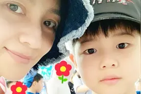 儿行千里母担忧！小安吉独自旅行两周，胡可深夜发长文晒帅照！视频封面