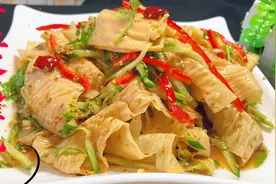 一块钱的豆皮，大厨教你家常做法，连吃10天都不腻，上桌都流口水视频封面