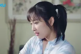 姐姐叫弟弟起床，不料感觉弟弟有点不对劲，掀开被子一看惊呆了！视频封面