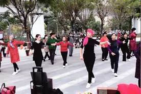 恰恰舞《为什么不理我》姐妹们挺开心，老有所乐