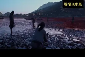 成千上万的青蛙集体跳到居民区，到底是什么东西引起的？视频封面