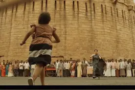 打我可以，打我战友的母亲你试试