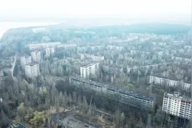 航拍切尔诺贝利隔离区“鬼城” 至今仍无法居住视频封面