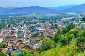 鸟瞰恢宏大气的天水市三阳川，这里不久将成为天水国际陆港城视频封面