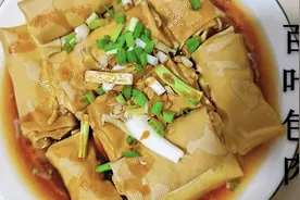 百叶包肉操作简单，色香味浓，轻轻咬一口浓香流汁，回味无穷视频封面