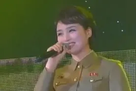 牡丹峰艺术家金雪美身着戎装的演唱尽显军人之美！视频封面