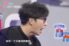 KTV唱歌遇原唱，一屋子人竟都不会唱，原唱当场怒了！视频封面