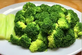 蚝油西兰花，广东人喜欢的家常菜，干净又健康，做法简单一看就会视频封面