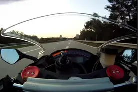 川崎忍者ZX-10R德国不限速高速公路狂飙，大牛飙疯了！视频封面