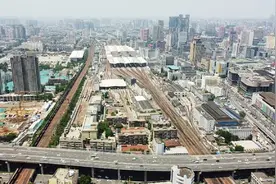 航拍中国铁路“心脏”郑州火车站，东西两广场，复杂程度全国罕见视频封面