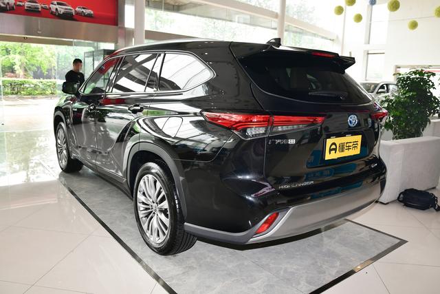 新车｜比老款更贵了，预售28-37万！全新丰田汉兰达开启预售