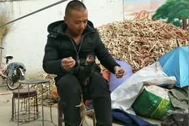 农村小伙饲养斗鸡,小母鸡感冒了这样治疗,康复的快三天就好了视频封面