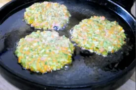 西蓝花味道没法接受？试试西蓝花饼吧，一顿能多吃二两饭！