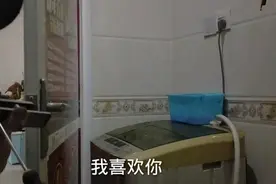 跟换这种厕所门锁，正确安装方法不要装反了，看看师傅怎么装的视频封面