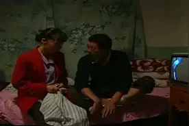 美女今晚没心情，男子一巴掌扇过去美女只能乖乖听话了视频封面