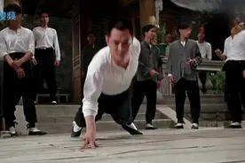 精武门：李连杰的功夫底子真不错，单手三指都能做俯卧撑视频封面
