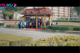小伙挤公交车，不料司机一个刹车，小伙热血沸腾了，掏兜钱包没了视频封面