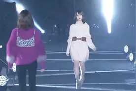 青春洋溢 15岁最强美少女 小坂菜绪T台！视频封面