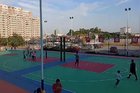 深圳这个地方新增一个篮球场，建设时间不到10天，投入接近10万视频封面