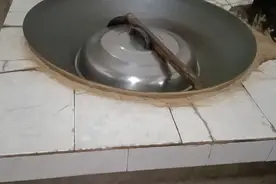 锅边敷一圈篱笆，再也不漏烟 了，大功告成。视频封面