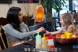 与卡戴珊同行：卡戴珊强占母亲家不走，母亲三年没有自己吃过饭！视频封面
