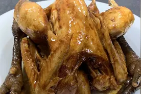 鸡肉最近火了，电饭煲焗一焗，简单又美味