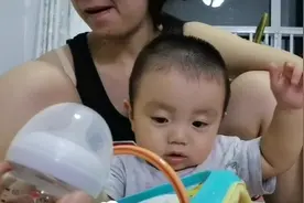 很多父母觉得奶粉冲的越浓越有营养，到底正确吗？听听大实话吧！视频封面
