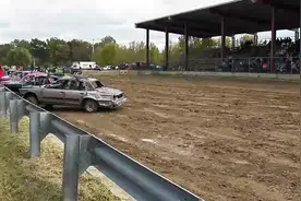 这应该是世界上最耐撞的破车了吧？视频封面