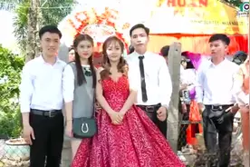 一首甜美的越南歌曲搭配与新娘合影